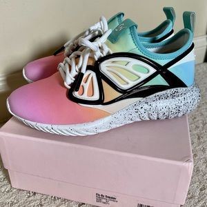 EUC !Oh Sooo Adorable! Fly-By Sneaker - Rainbow Ombre - Size 37